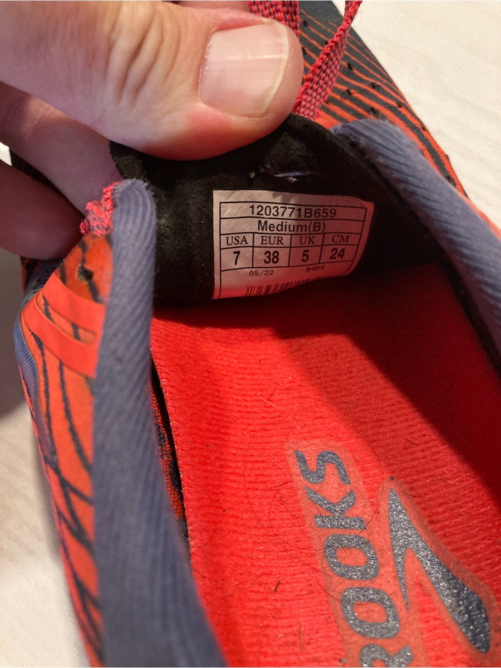 Brooks women’s Athletic Running Shoes - Red and Blue - Picture 10 of 11